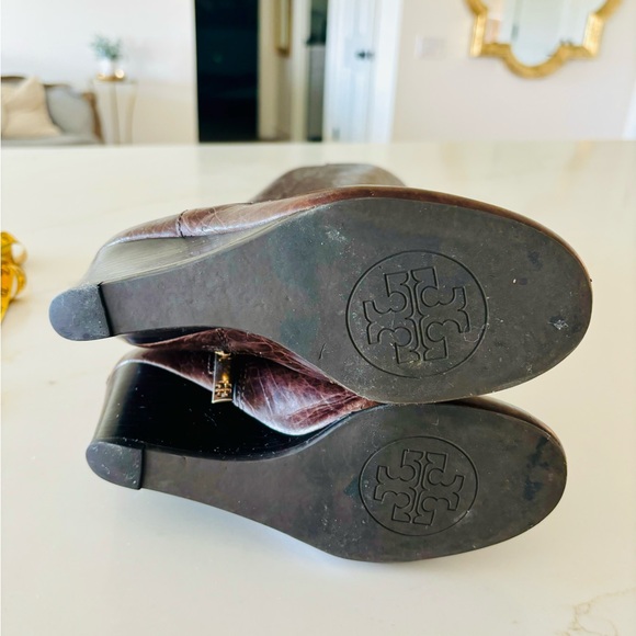 Tory Burch Deep Mahogany brown wedge boots. Perfect for Fall🍁🍂 - Picture 3 of 8